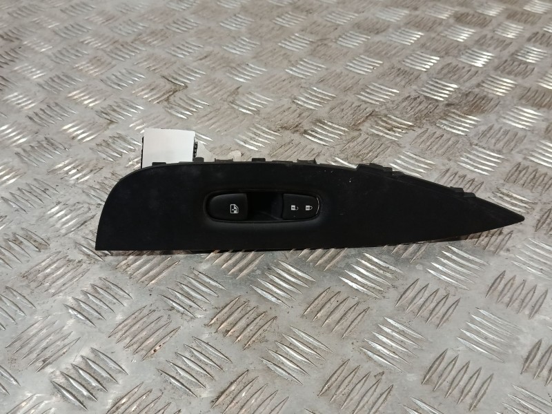 Recambio de mando elevalunas delantero derecho para nissan qashqai ii (j11, j11_) 1.2 dig-t referencia OEM IAM   