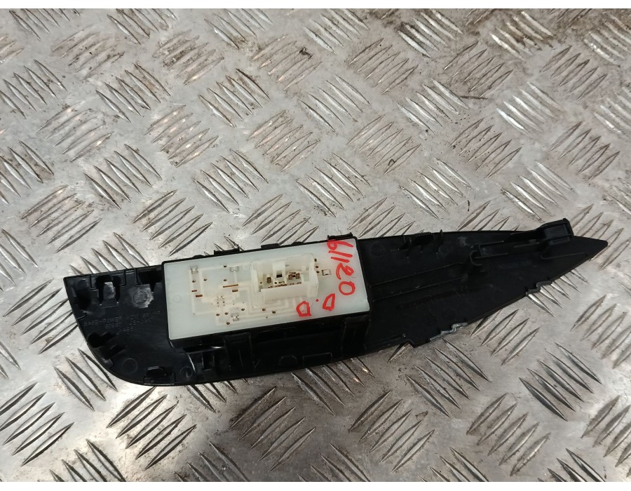 Recambio de mando elevalunas delantero derecho para nissan qashqai ii (j11, j11_) 1.2 dig-t referencia OEM IAM   
