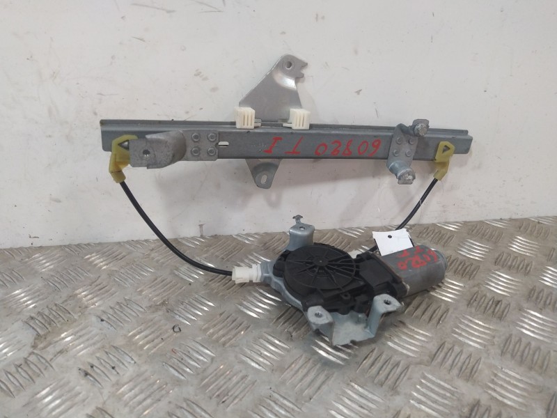 Recambio de elevalunas trasero izquierdo para nissan qashqai i (j10, nj10) 2.0 dci referencia OEM IAM 82701JD40A  