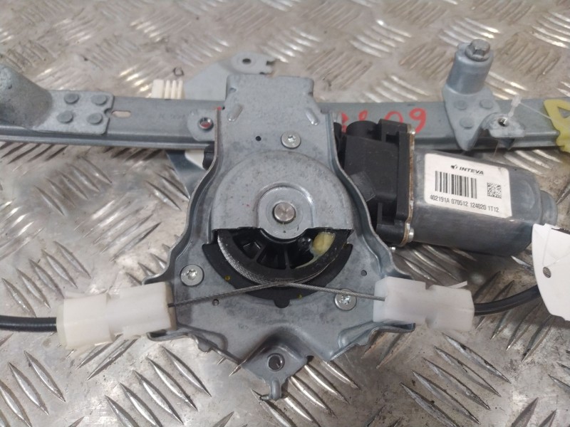Recambio de elevalunas trasero izquierdo para nissan qashqai i (j10, nj10) 2.0 dci referencia OEM IAM 82701JD40A  