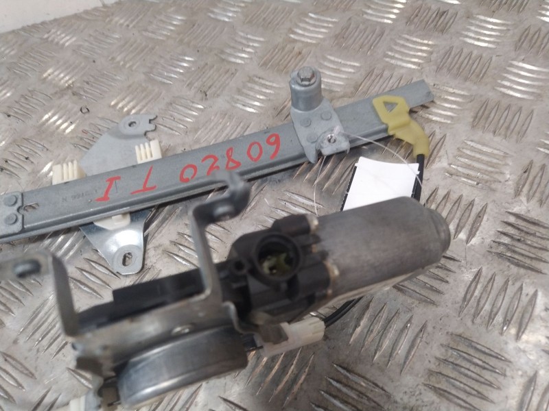 Recambio de elevalunas trasero izquierdo para nissan qashqai i (j10, nj10) 2.0 dci referencia OEM IAM 82701JD40A  