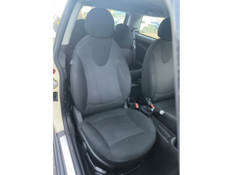 Recambio de asiento delantero derecho para mini mini (r56) cooper referencia OEM IAM 52107335410  