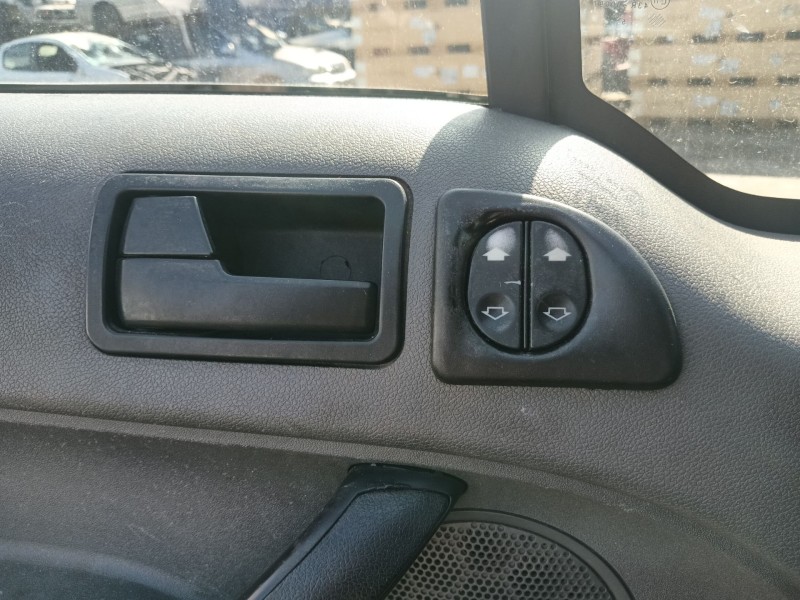 Recambio de mando elevalunas delantero izquierdo para ford tourneo connect 1.8 tdci referencia OEM IAM 2T1414A432B  