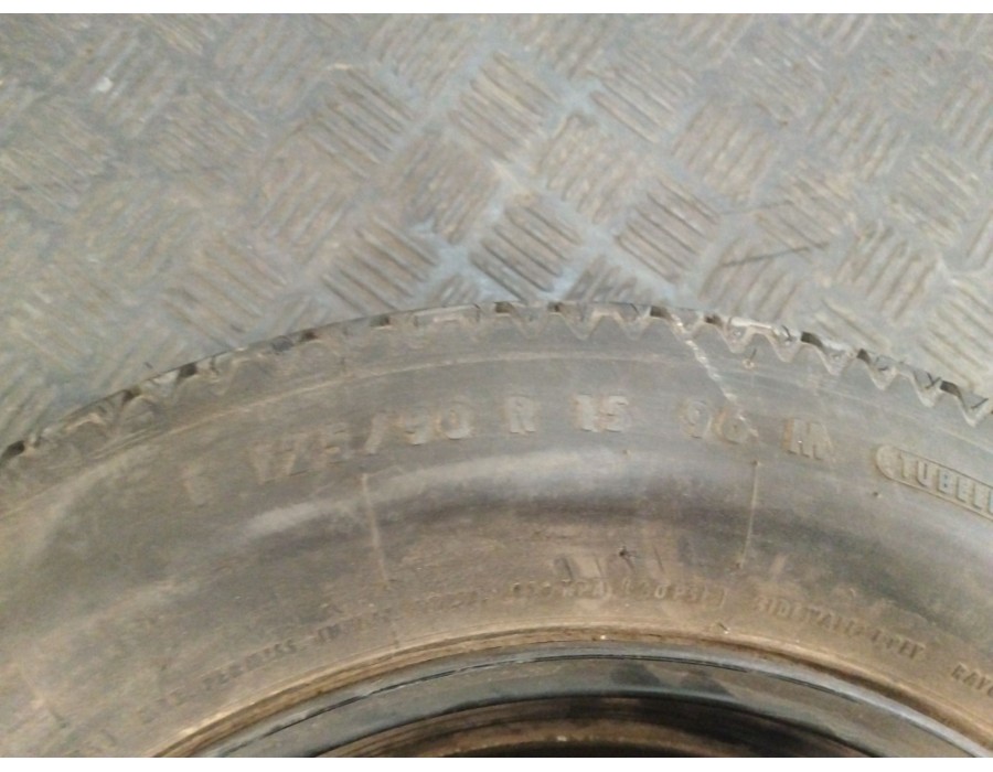 Recambio de neumatico repuesto para fiat bravo ii (198_) 1.9 d multijet (198axb1a) referencia OEM IAM 1010415 CONTINENTAL 