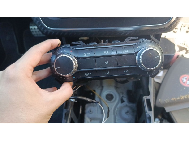Recambio de mando climatizador para mercedes-benz clase a (w176) referencia OEM IAM A2469008215  