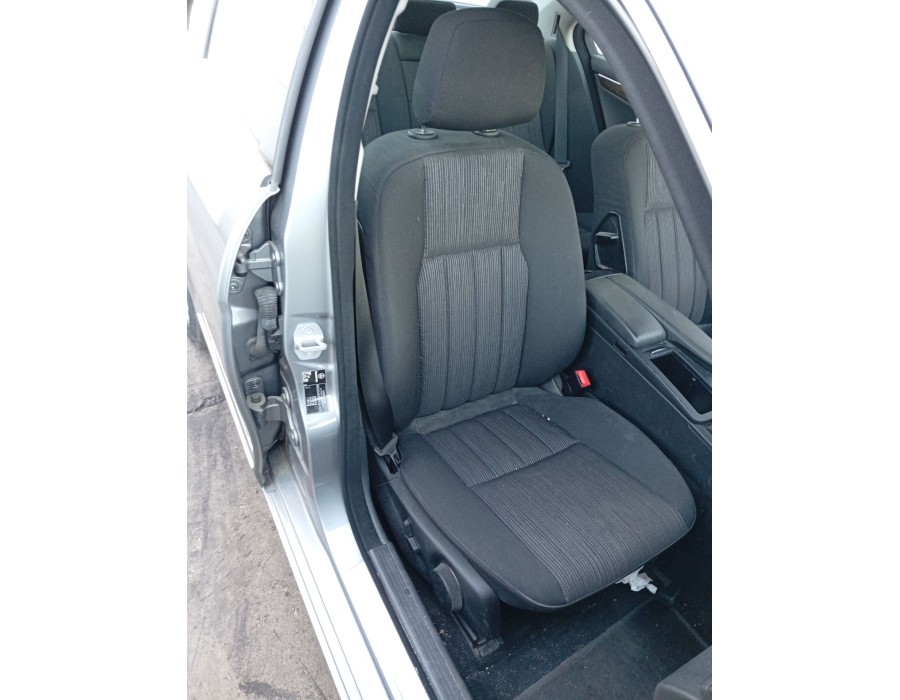 Recambio de asiento delantero derecho para mercedes-benz clase c (w204) c 200 cdi (204.001) referencia OEM IAM   