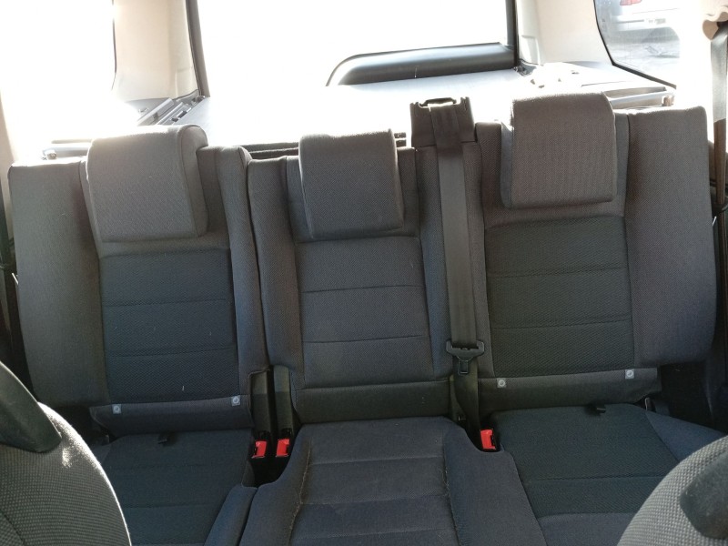 Recambio de asientos traseros para land rover discovery iii (l319) 2.7 td 4x4 referencia OEM IAM HMA500041PVJ  