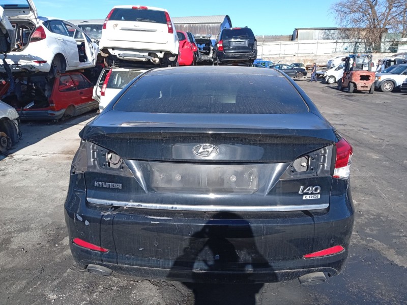Recambio de porton trasero para hyundai i40 referencia OEM IAM 692003Z310  