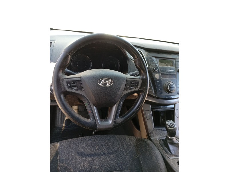 Recambio de volante para hyundai i40 referencia OEM IAM 967903Z600RY  