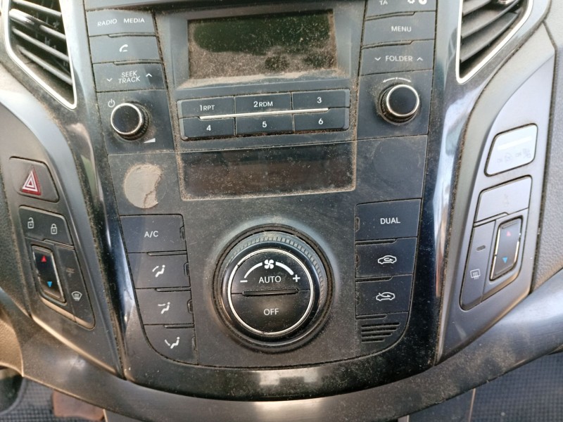 Recambio de mando climatizador para hyundai i40 referencia OEM IAM 972503Z320  