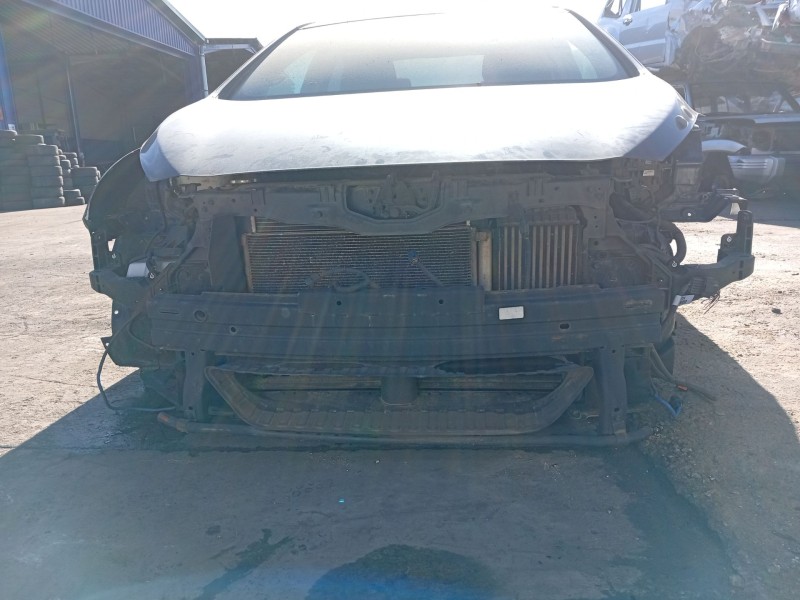 Recambio de refuerzo paragolpes delantero para hyundai i40 referencia OEM IAM 865303Z000  
