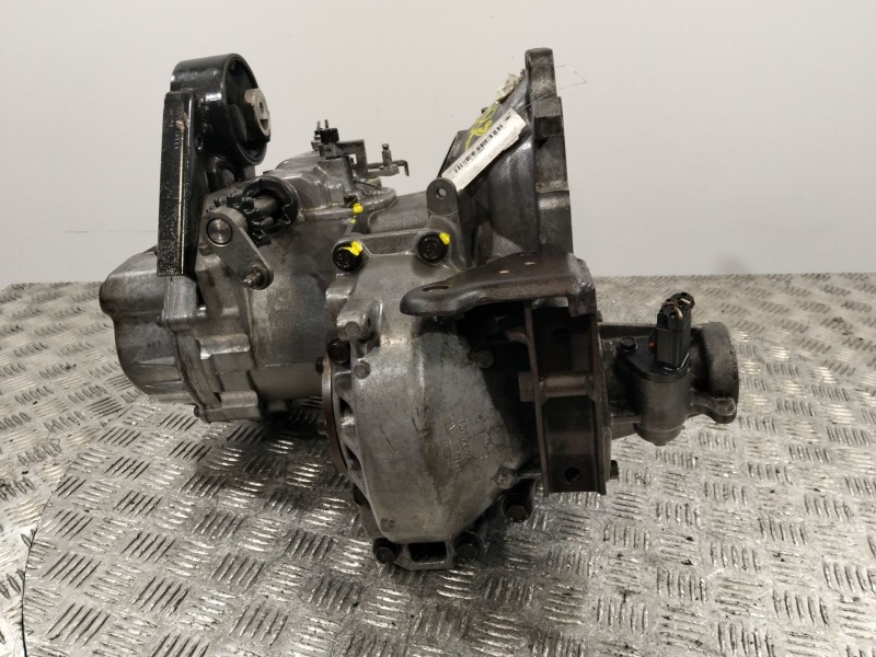 Recambio de caja cambios para chrysler voyager (gs) 2.5 turbodiesel referencia OEM IAM 207641  