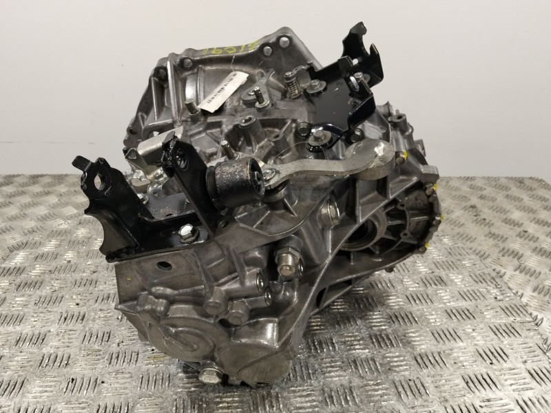 Recambio de caja cambios para toyota auris (_e18_) 1.6 (zre181_, zre185_) referencia OEM IAM 3311105041  