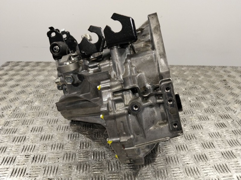 Recambio de caja cambios para toyota auris (_e18_) 1.6 (zre181_, zre185_) referencia OEM IAM 3311105041  
