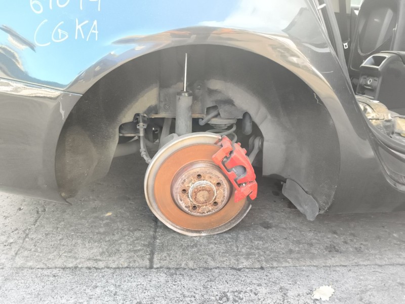 Recambio de paso de rueda trasero derecho para audi a4 b8 (8k2) 2.7 tdi referencia OEM IAM 8K0810172C  