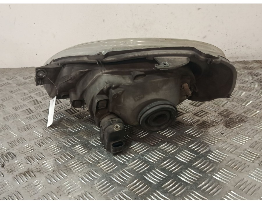 Recambio de faro derecho para renault trafic ii furgoneta (fl) 1.9 dci 100 (fl0c) referencia OEM IAM 89308709  