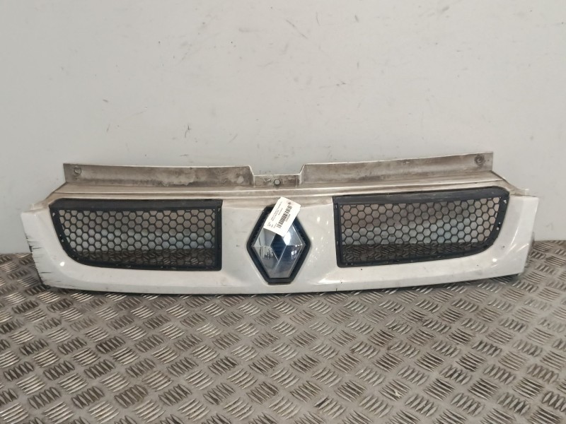 Recambio de rejilla delantera para renault trafic ii furgoneta (fl) 1.9 dci 100 (fl0c) referencia OEM IAM 8200204452  