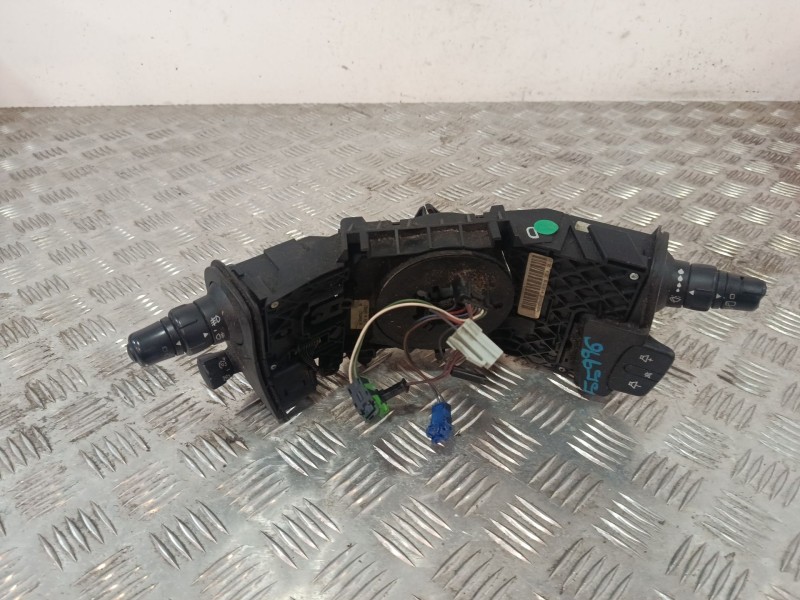 Recambio de mando multifuncion para renault scenic ii 1.5 dci diesel referencia OEM IAM 82001277280  