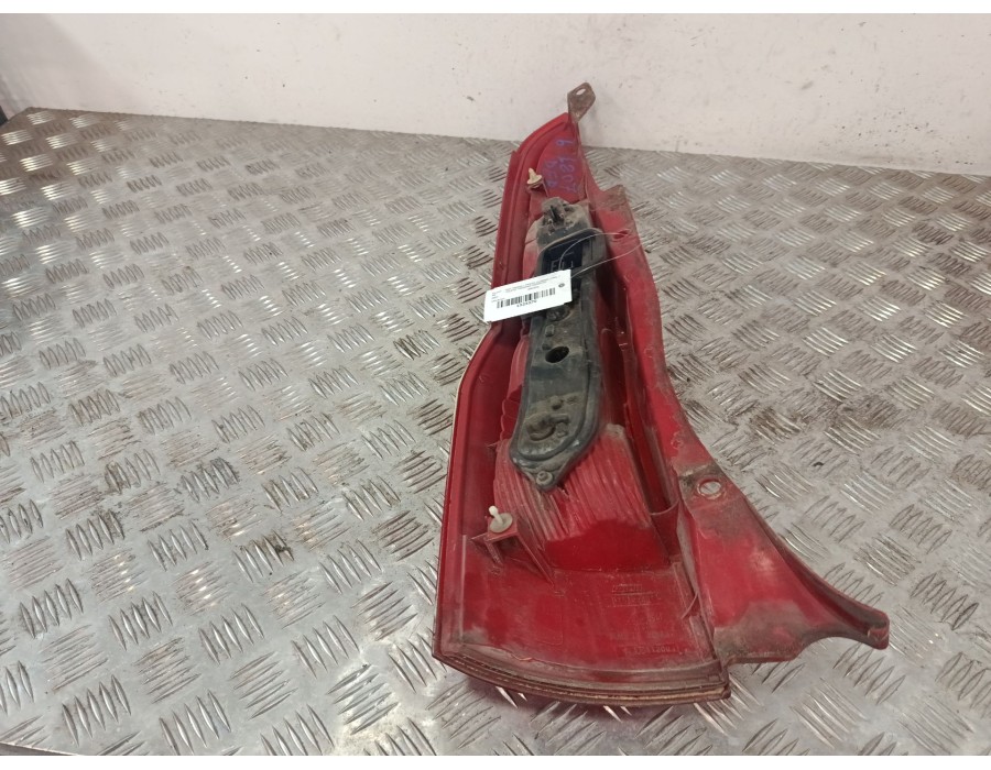 Recambio de piloto trasero derecho para fiat panda / panda classic (169_) 1.1 (169.axa1a) referencia OEM IAM 28028008  