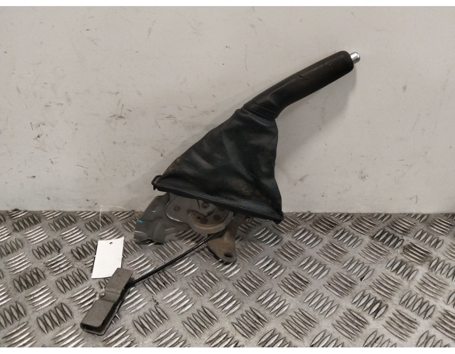 Recambio de palanca freno de mano para toyota auris (_e18_) 1.4 d-4d (nde180_) referencia OEM IAM 11330317  