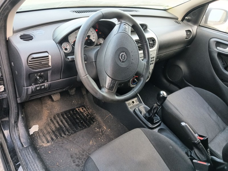 opel corsa c (x01) del año 2006