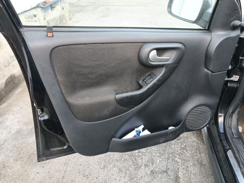 opel corsa c (x01) del año 2006
