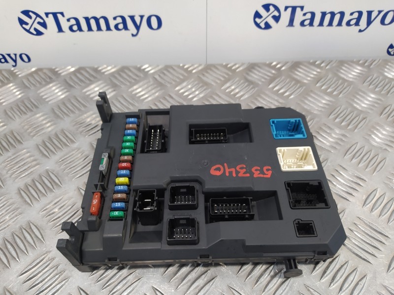 Recambio de caja reles / fusibles para peugeot 207 1.4 hdi referencia OEM IAM 9666951980  