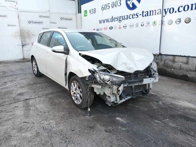 toyota auris (_e18_) del año 2016
