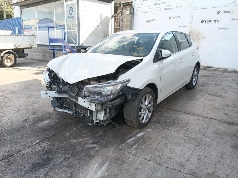 toyota auris (_e18_) del año 2016