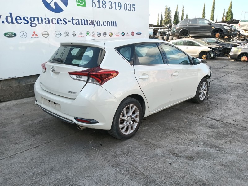 toyota auris (_e18_) del año 2016
