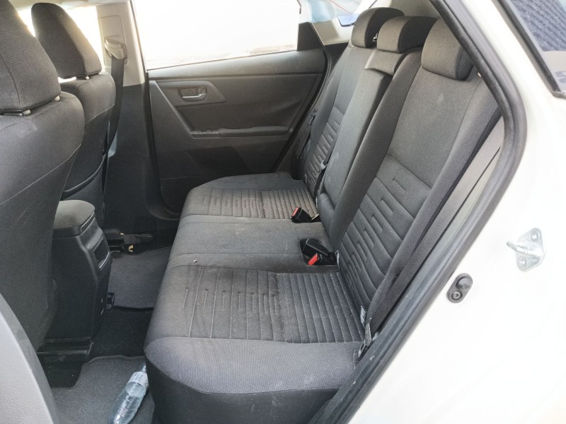 toyota auris (_e18_) del año 2016