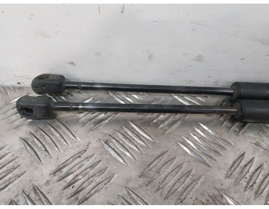 Recambio de amortiguadores maletero / porton para hyundai ix20 (jc) 1.4 crdi referencia OEM IAM 817701K000  