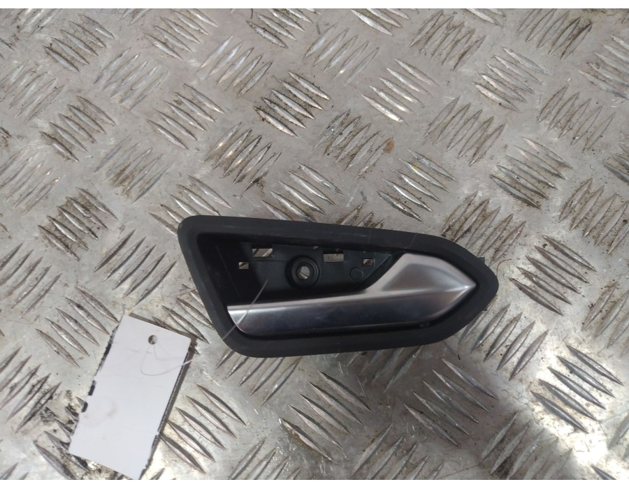 Recambio de maneta interior delantera derecha para renault captur ii (hf_) tce 160 (hfn1) referencia OEM IAM 826723042R  