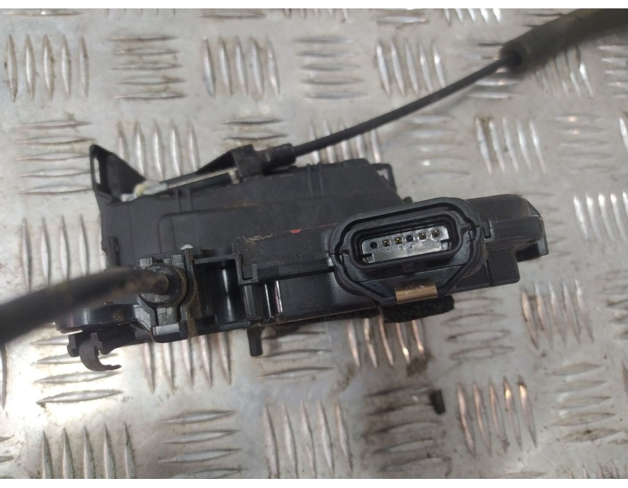 Recambio de cerradura puerta trasera derecha para renault captur i (j5_, h5_) 1.5 dci 90 referencia OEM IAM   