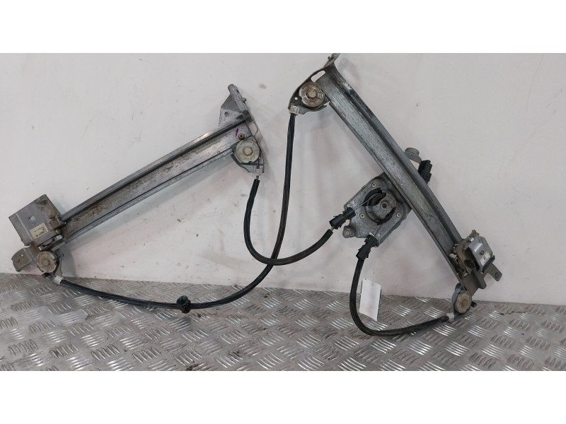 Recambio de elevalunas delantero izquierdo para renault megane ii coupe/cabrio referencia OEM IAM 116937B  