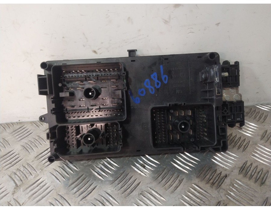 Recambio de caja reles / fusibles para opel insignia a (g09) 2.0 cdti (68) referencia OEM IAM 22737771 20999170 