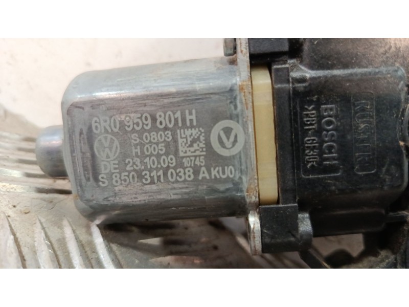 Recambio de motor elevalunas delantero izquierdo para volkswagen polo (6r1) referencia OEM IAM 0130822531  