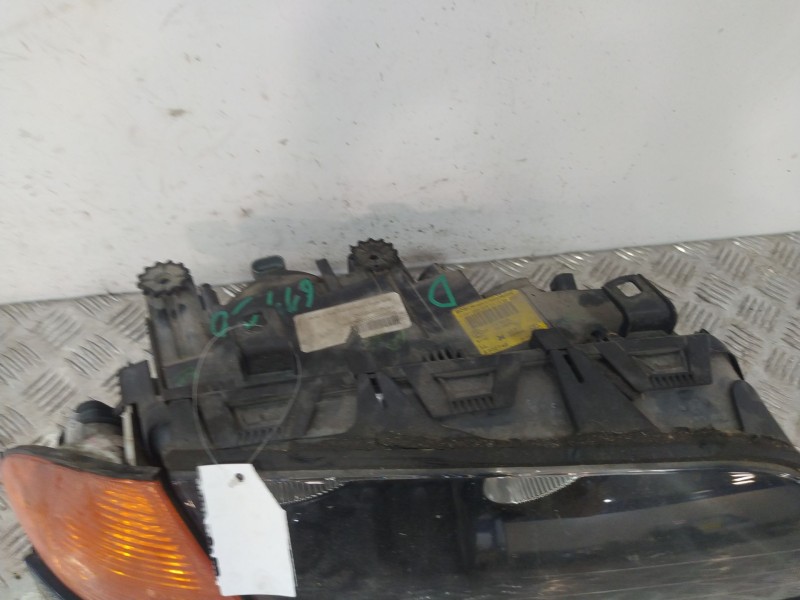 Recambio de faro derecho para bmw 3 (e46) 320 d referencia OEM IAM 10105091009  