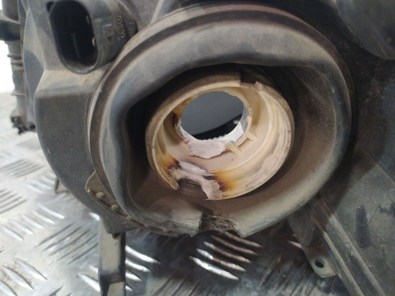 Recambio de faro derecho para bmw 3 (e46) 320 d referencia OEM IAM 10105091009  