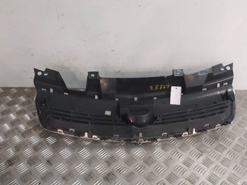 Recambio de rejilla delantera para opel zafira / zafira family b (a05) 1.8 (m75) referencia OEM IAM 13157590 321228108 