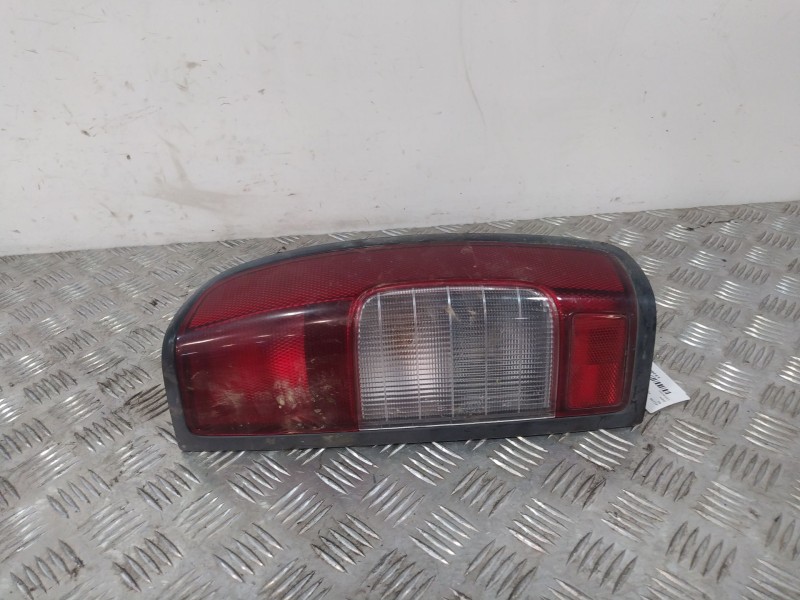 Recambio de piloto trasero derecho para nissan pick up (d22) 2.5 dci 4wd referencia OEM IAM 265503S225 / 265503S20A  