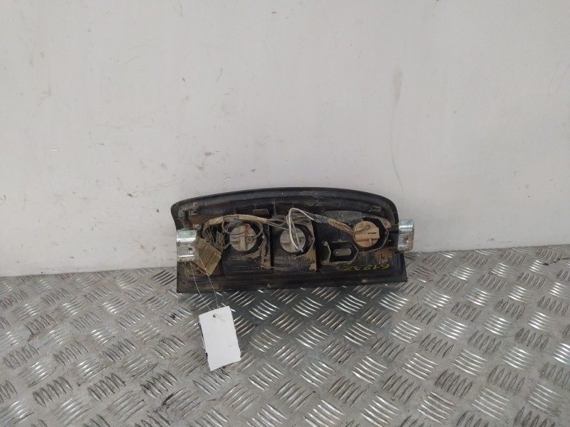 Recambio de piloto trasero derecho para nissan pick up (d22) 2.5 dci 4wd referencia OEM IAM 265503S225 / 265503S20A  