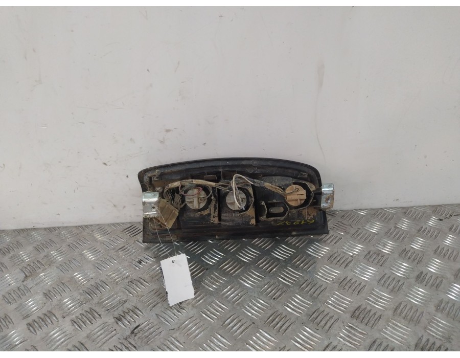 Recambio de piloto trasero derecho para nissan pick up (d22) 2.5 dci 4wd referencia OEM IAM 265503S225 / 265503S20A  