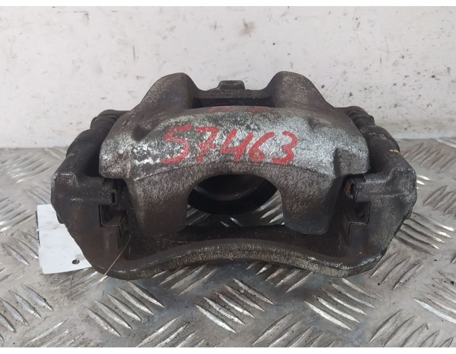 Recambio de pinza freno delantera izquierda para toyota auris (_e18_) 1.4 d-4d (nde180_) referencia OEM IAM 4775002250  