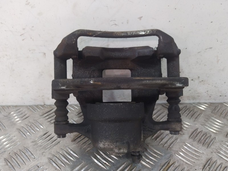 Recambio de pinza freno delantera izquierda para toyota auris (_e18_) 1.4 d-4d (nde180_) referencia OEM IAM 4775002250  