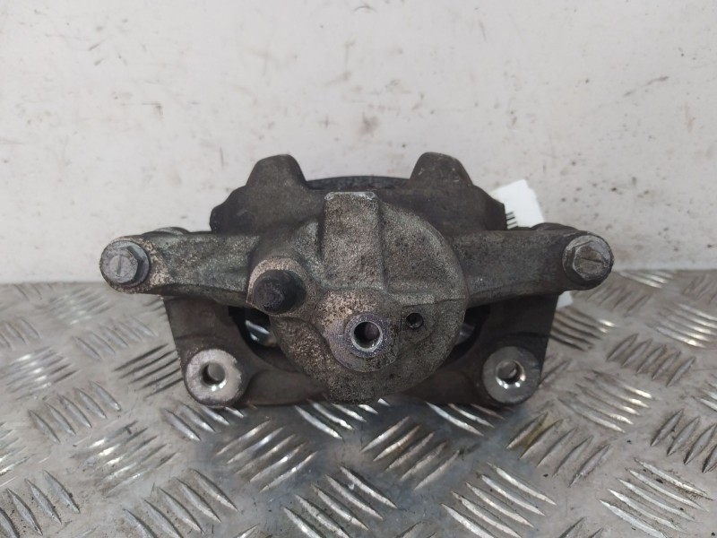 Recambio de pinza freno delantera izquierda para toyota auris (_e18_) 1.4 d-4d (nde180_) referencia OEM IAM 4775002250  