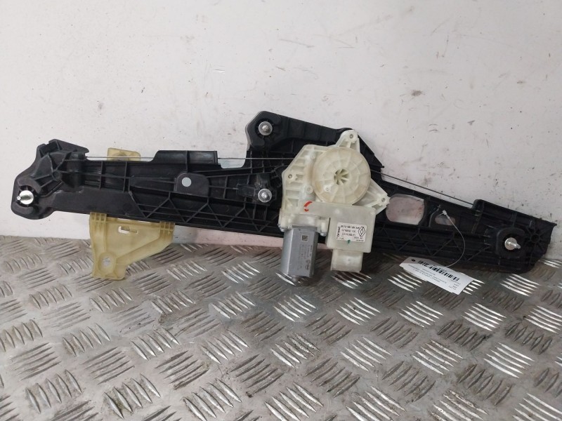 Recambio de elevalunas delantero izquierdo para renault captur ii (hf_) tce 160 (hfn1) referencia OEM IAM 807215326R  