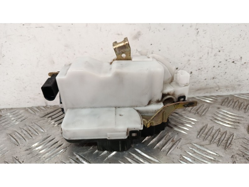 Recambio de cerradura puerta delantera izquierda para seat ibiza ii (6k1) 1.4 i referencia OEM IAM 6K3837015D  