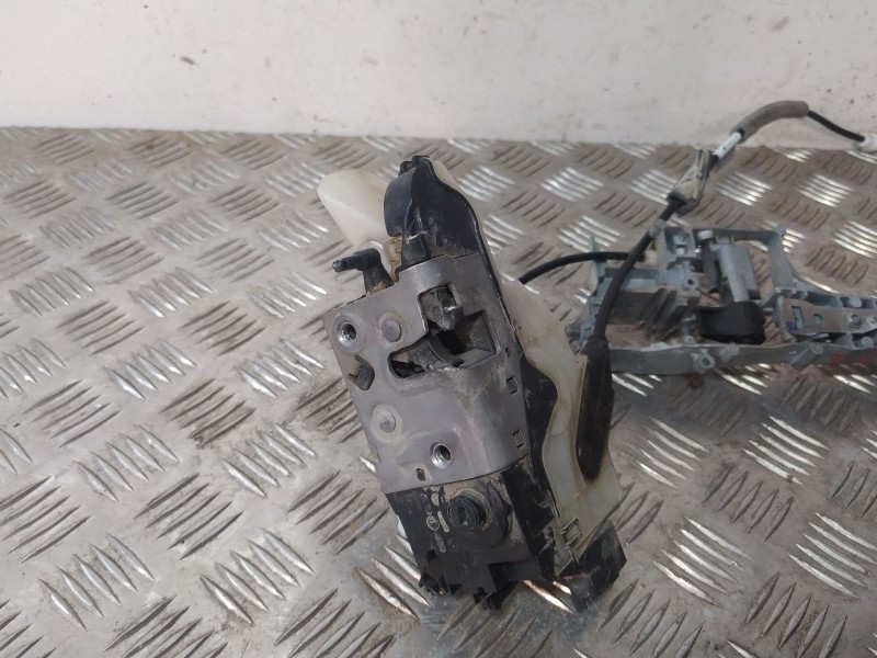 Recambio de cerradura puerta delantera izquierda para peugeot 208 referencia OEM IAM 9812500880  