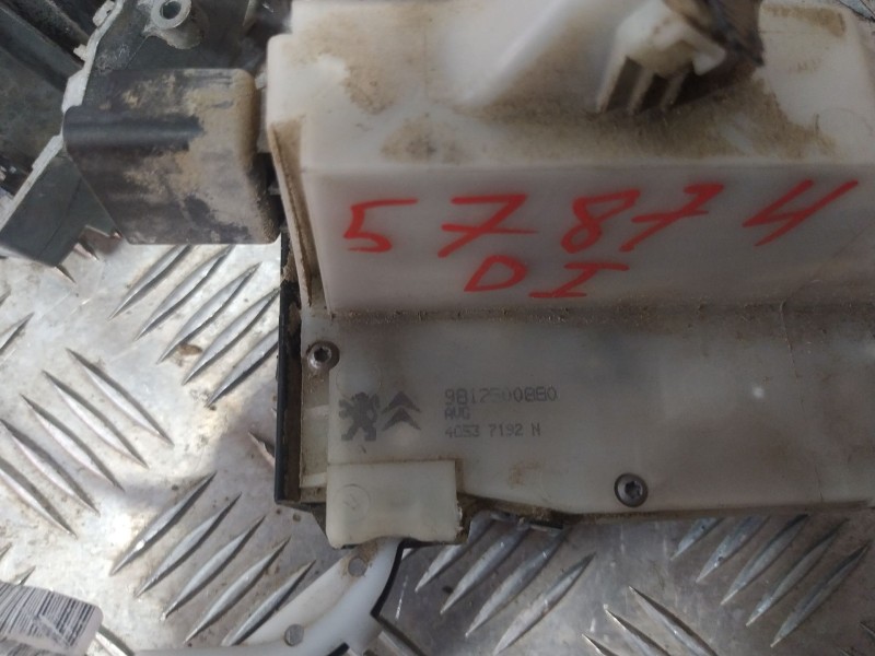 Recambio de cerradura puerta delantera izquierda para peugeot 208 referencia OEM IAM 9812500880  
